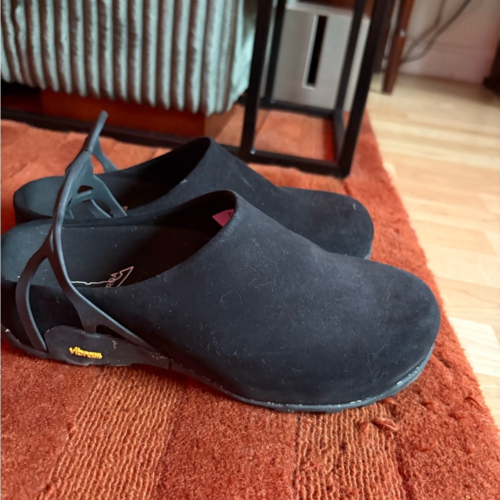 Black Vibram Women's Mules